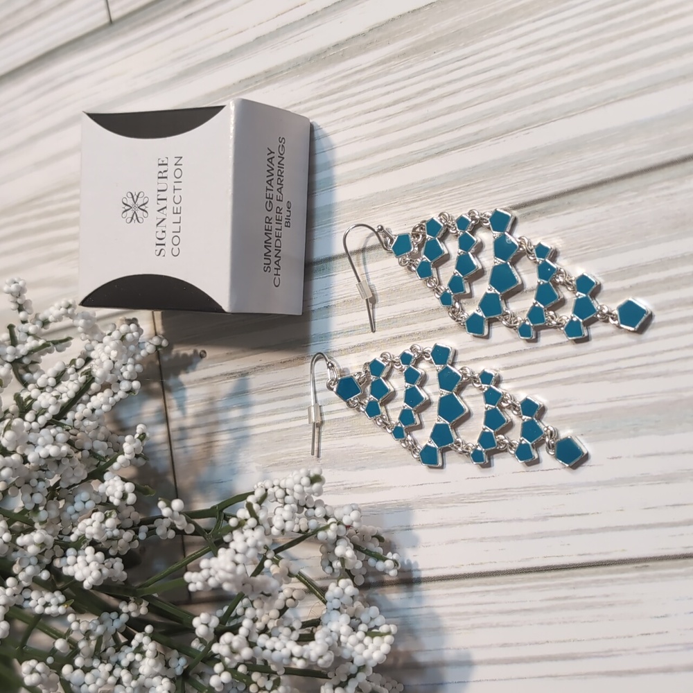 Avon Signature Collection Blue Chandelier Earrings NIB